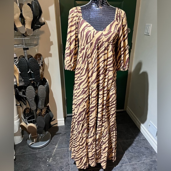 Patterned tiered maxi dress - Picture 10 of 12